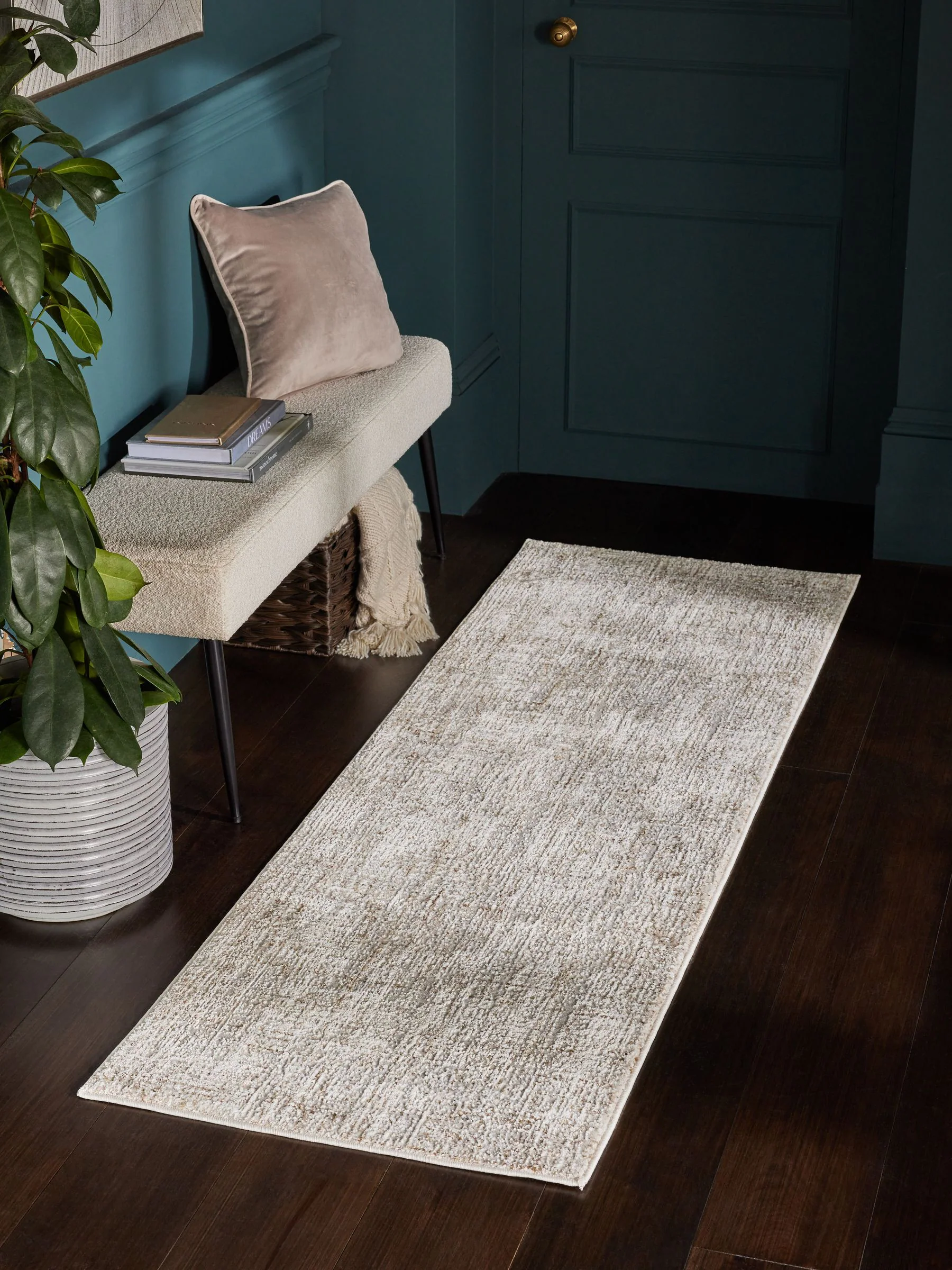Chic Textured Runner