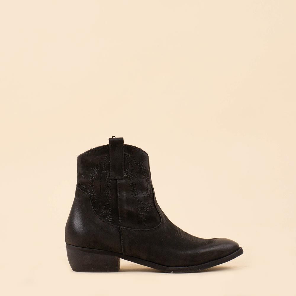 Enkellaarsjes Savona zwart nubuck