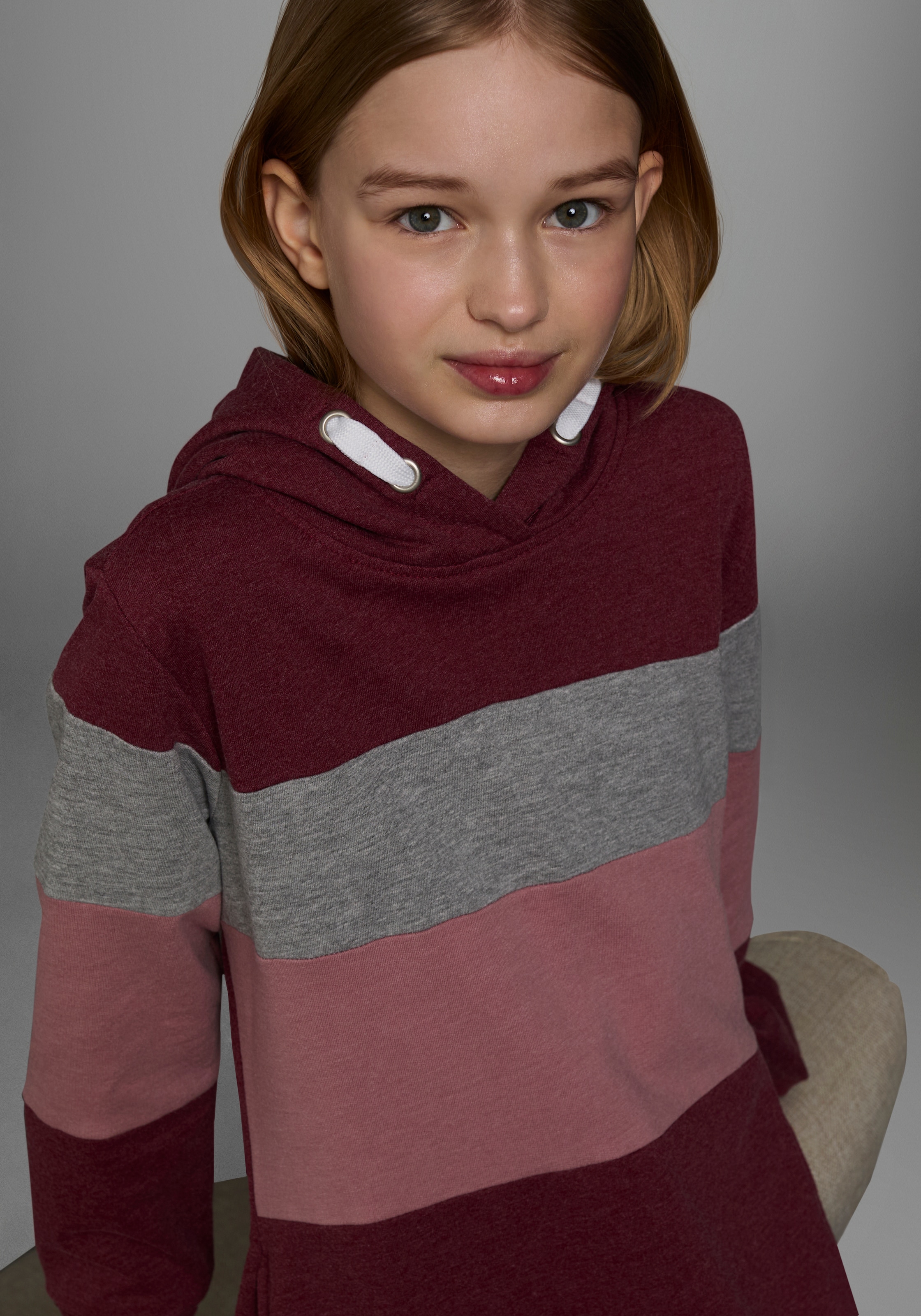KIDSWORLD Sweatkleid Eingrifftaschen lang,  sportliches Streifendesign,  aus Baumwollmischung,  Langarm
