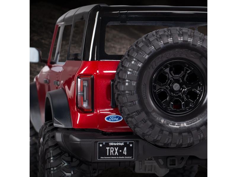 Traxxas Scale Crawler TRX-4 Ford Bronco 2021, Rot ARTR, 1:1 TRX-4 Rockcrawler mit 2-Gang Getriebe, Differentialsperre und offizieller 2021 Ford Bronco Karosserie