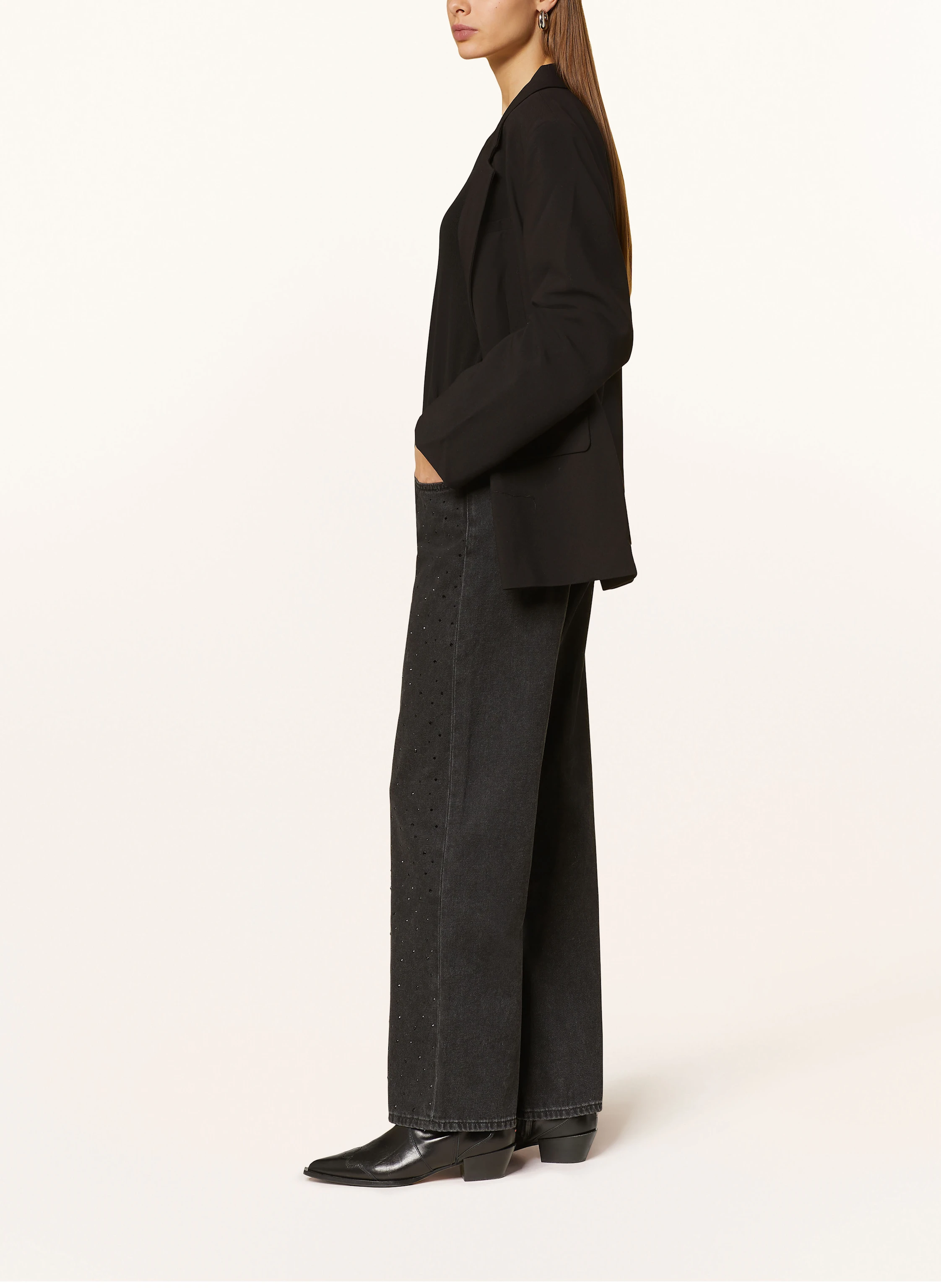 gina tricot Jeans mit Schmucksteinen