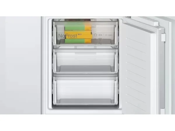Bosch Serie | 4 KIN86VFE0 - Køleskab/fryser - bund-fryser - til indbygning - niche - bredde: 56 cm - dybde: 55 cm - højde: 177.5 cm - 260 liter - Klasse E - Fladhængsel