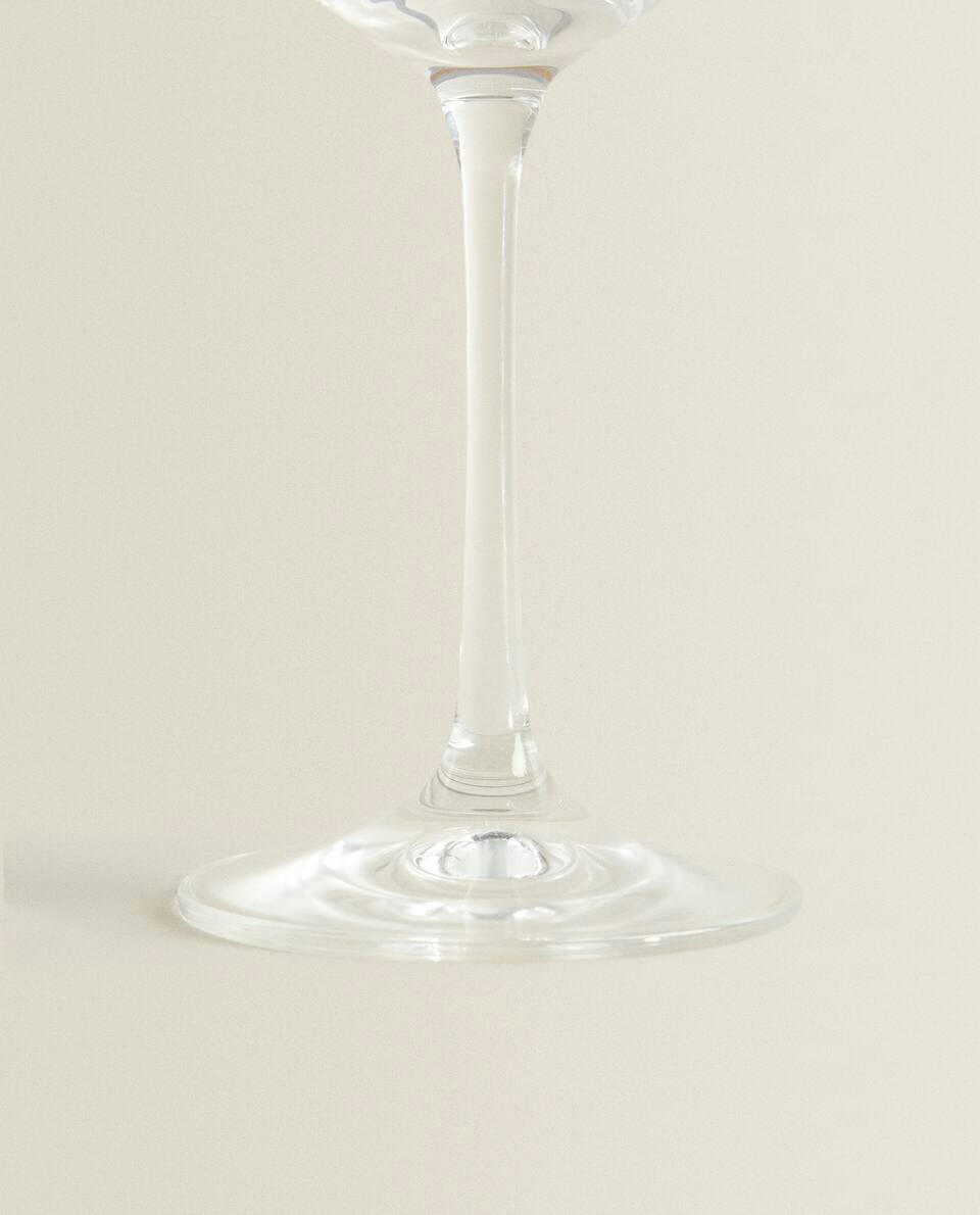Taça de vinho Bohemia Crystal com borda dourada