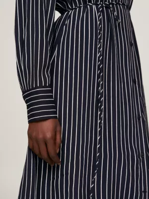 Vestido camiseiro de crepe na altura do joelho com cinto