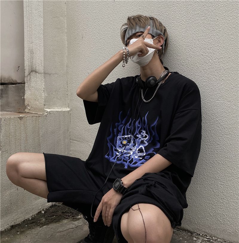 Shineon Studio - T-shirt met korte mouwen en graffitiprint