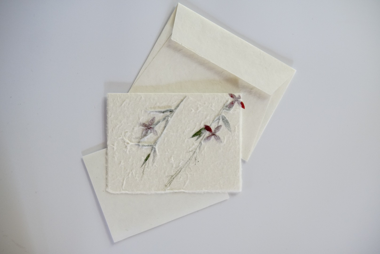 Grußkarte 'rote Blüte', Büttenpapier, B 12,5 cm, H 17 cm günstig bestellen