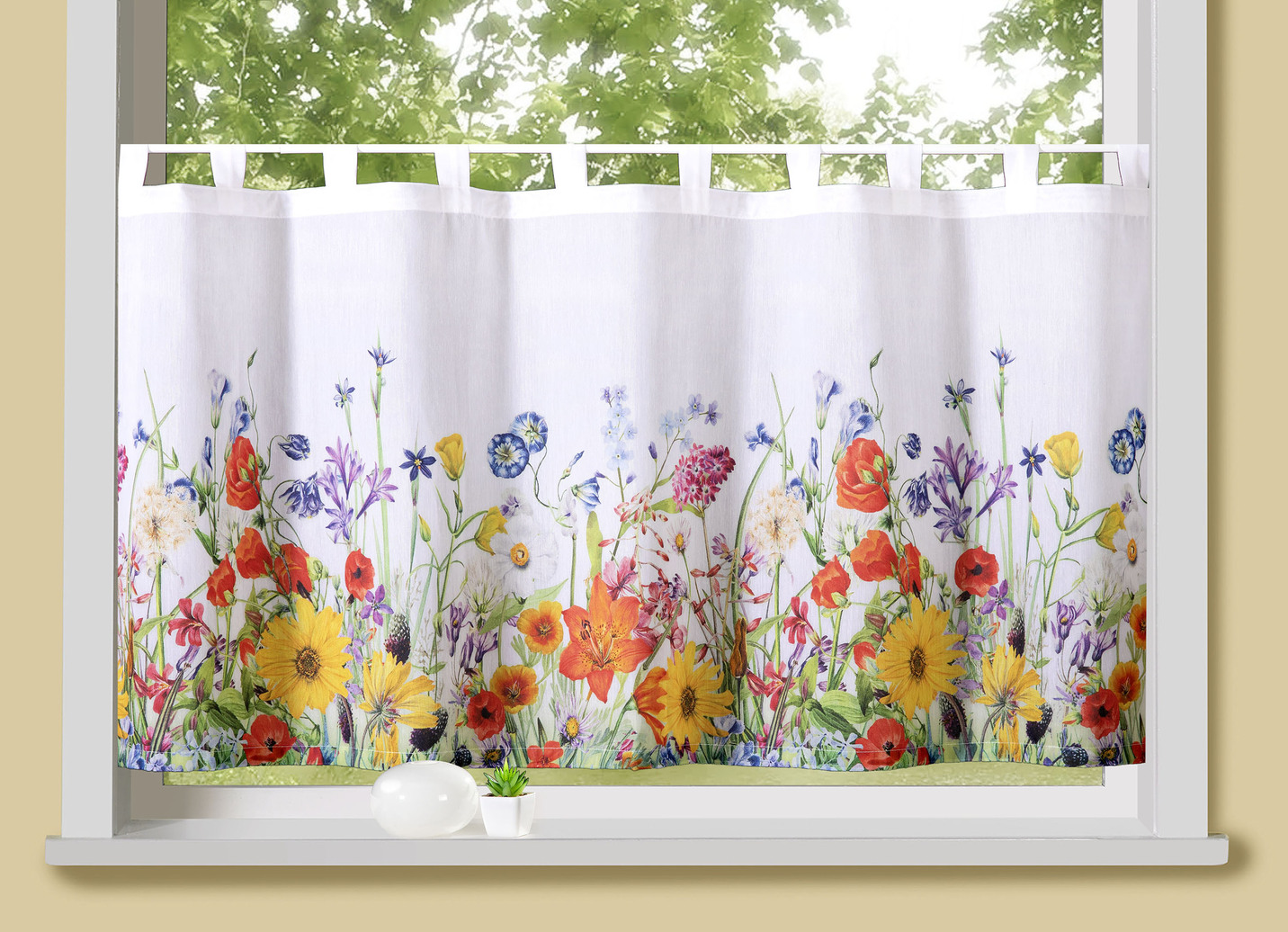 Kurzstore mit Mohnblumenmotiven