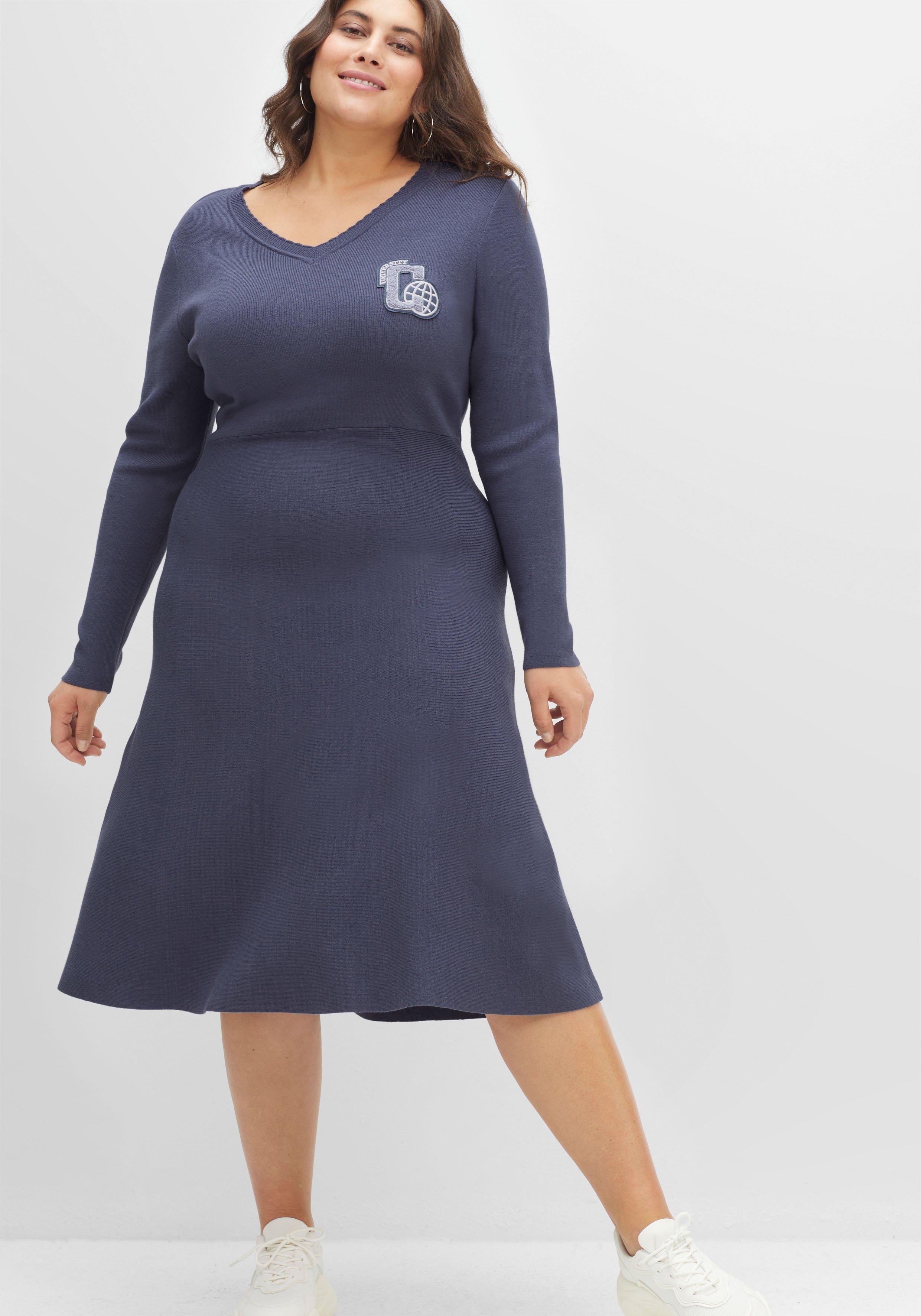 Strickkleid im College-Stil, mit ausgestelltem Rock