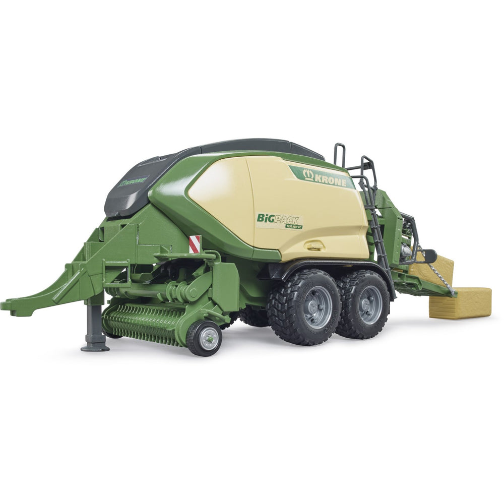 Køb Bruder Krone Big Pack 1290 with 2 square bales of hay