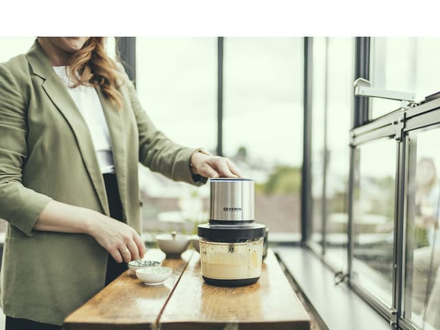 Severin Cordless Multihakker 200 watt Stål/Sort