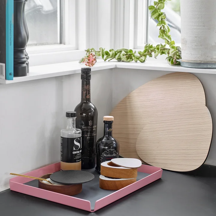 Lind DNA - Cut&Serve Schneidebrett Curve L, 35 x 30 cm, esche