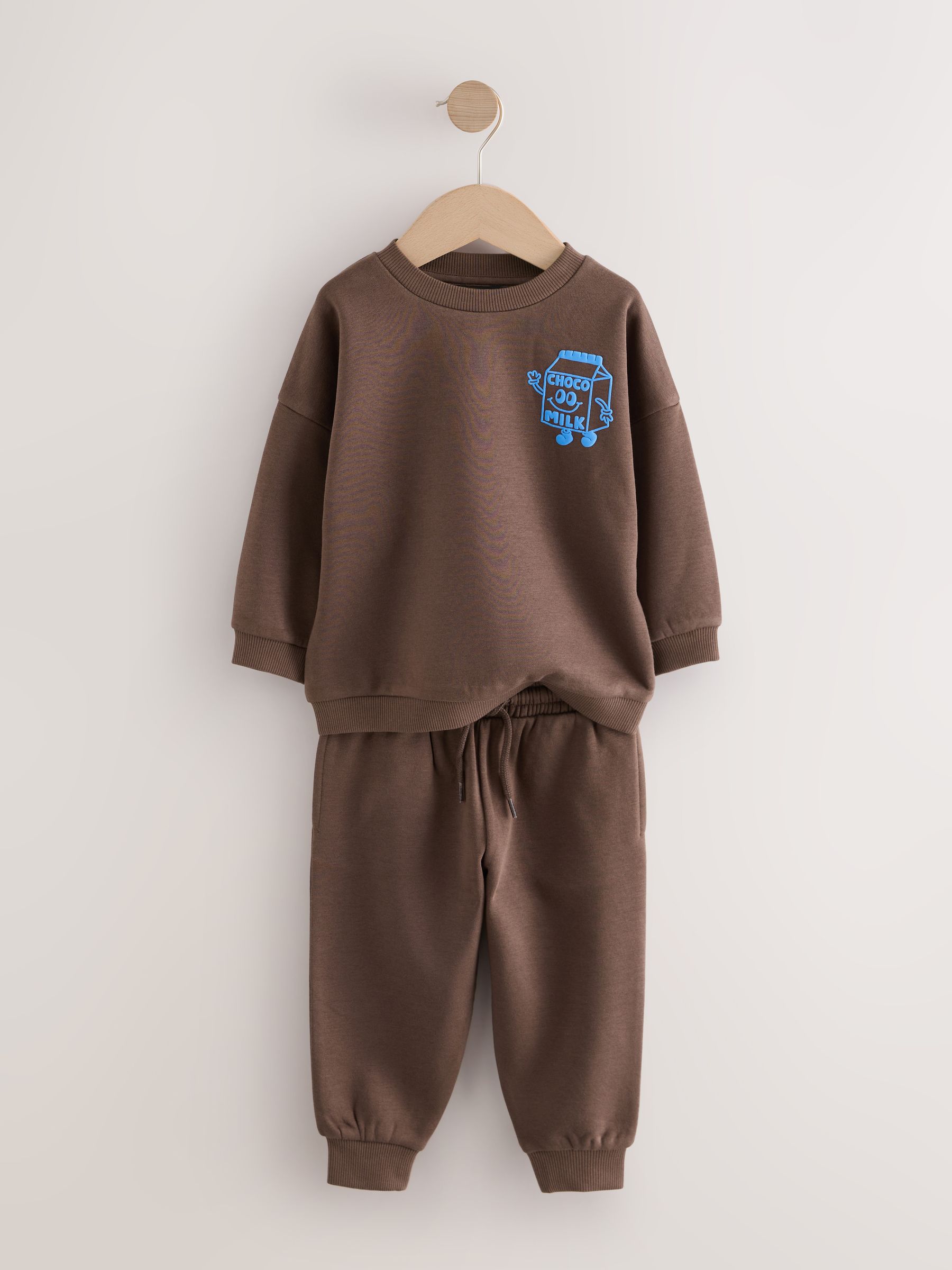 Chocoladebruin - Bedrukte set van sweater met ronde hals en joggingbroek (3mnd-7jr)