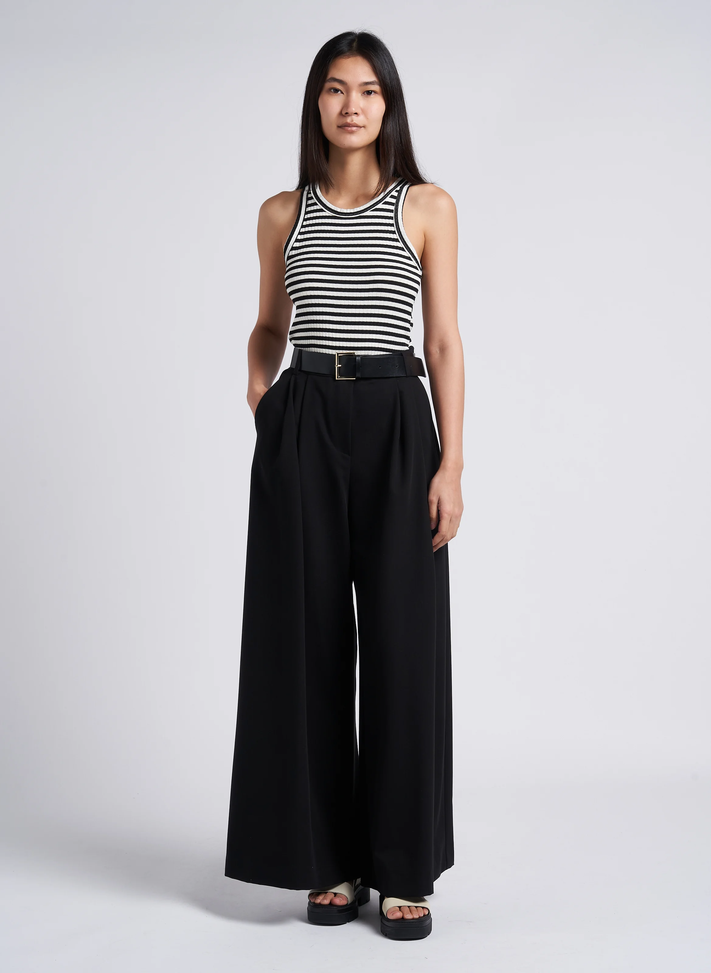 Pantalon large à pinces avec ceinture | Noir