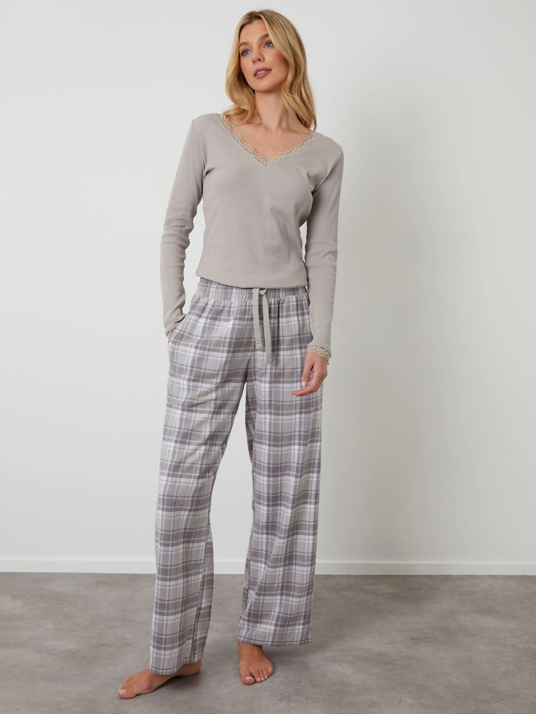 Grijs - Threadbare - Katoenen pyjama met lange mouwen