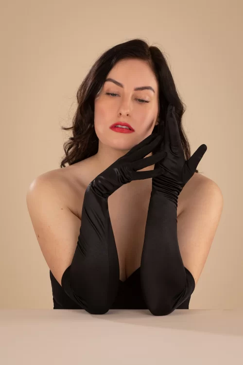 Pamela Mann Elegante lange satijnen handschoenen in zwart