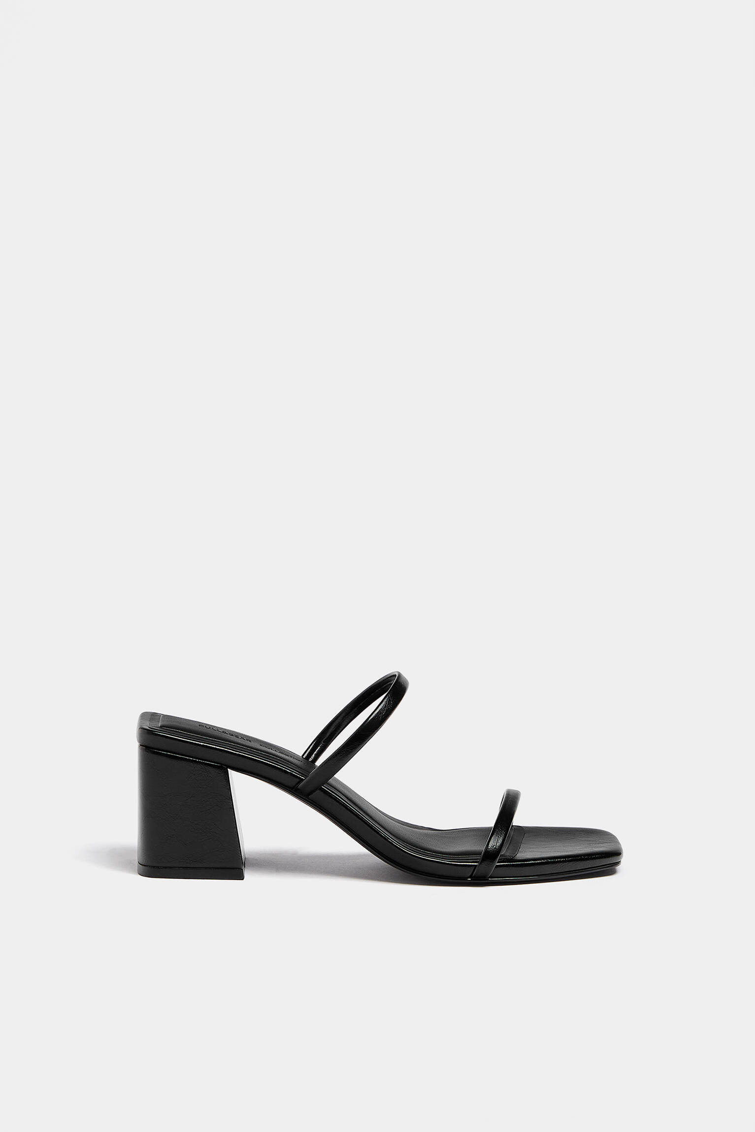 Sandália mule com tira - preta