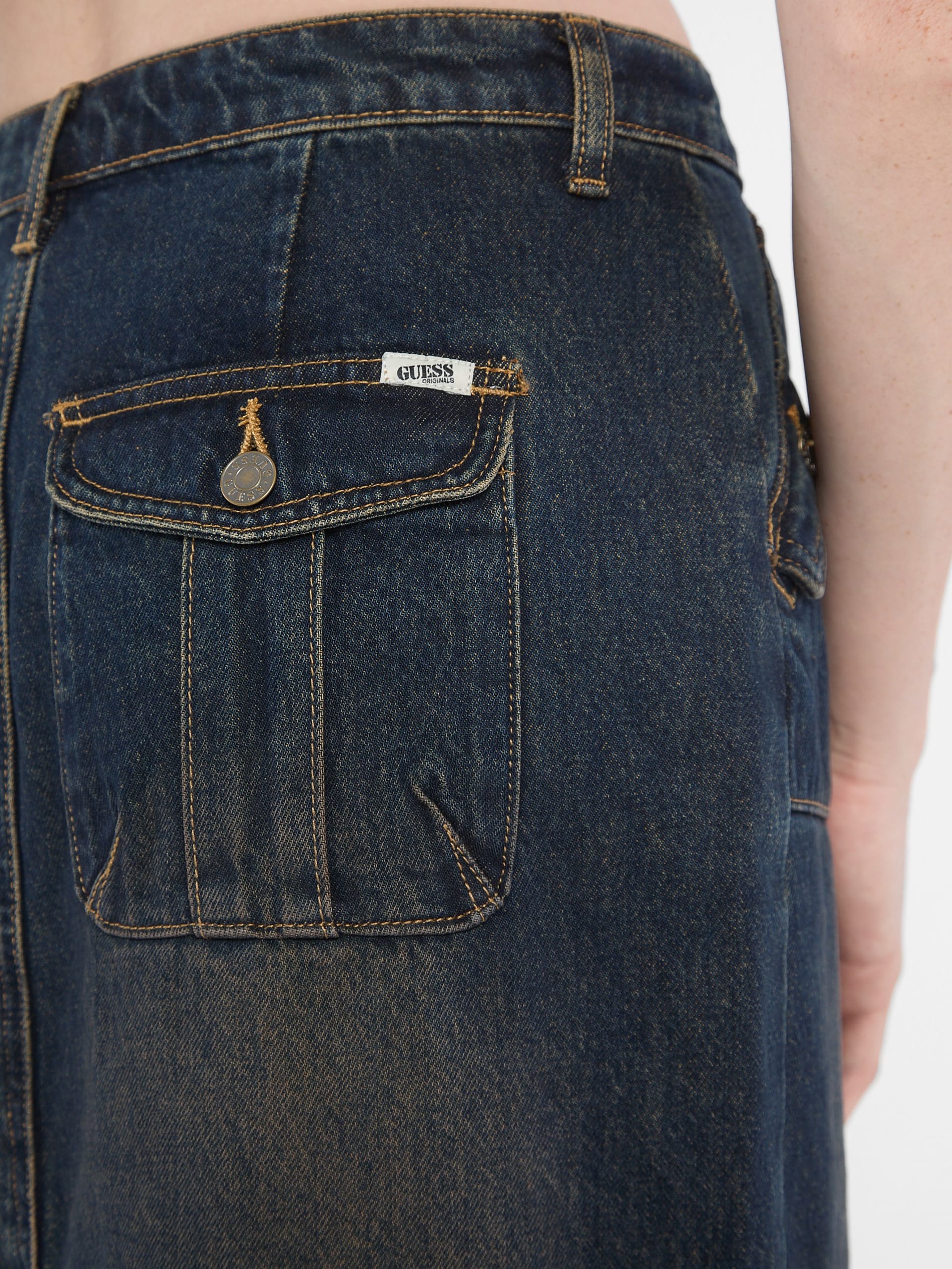 Saia jeans com fenda nas costas da GUESS Originals