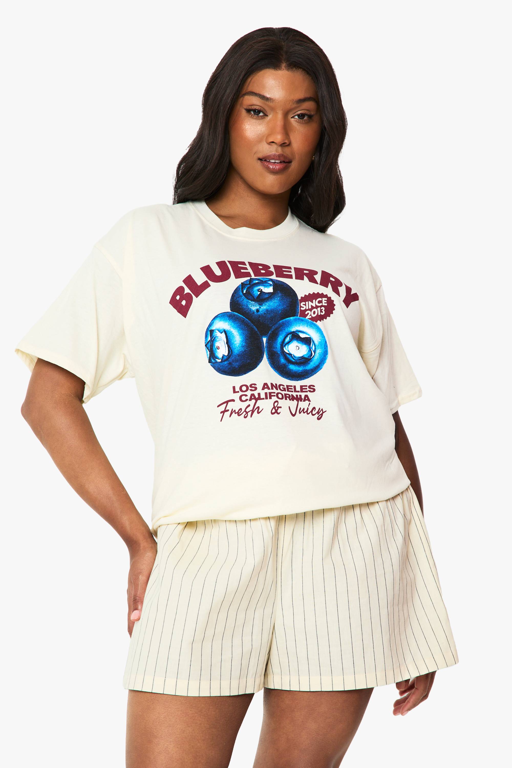 boohoo T-shirt Oversize Imprimé Myrtille Grande Taille