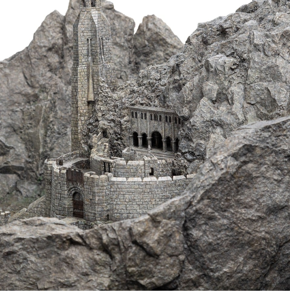 The Lord of the Rings Trilogy - Environment - Helm's Deep Statue