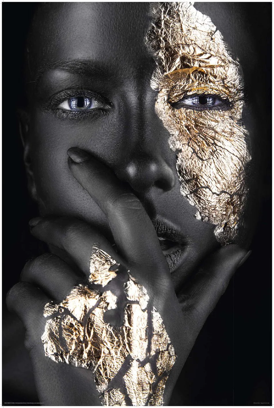 Poster Women Gold Hands, 61 x 91 cm