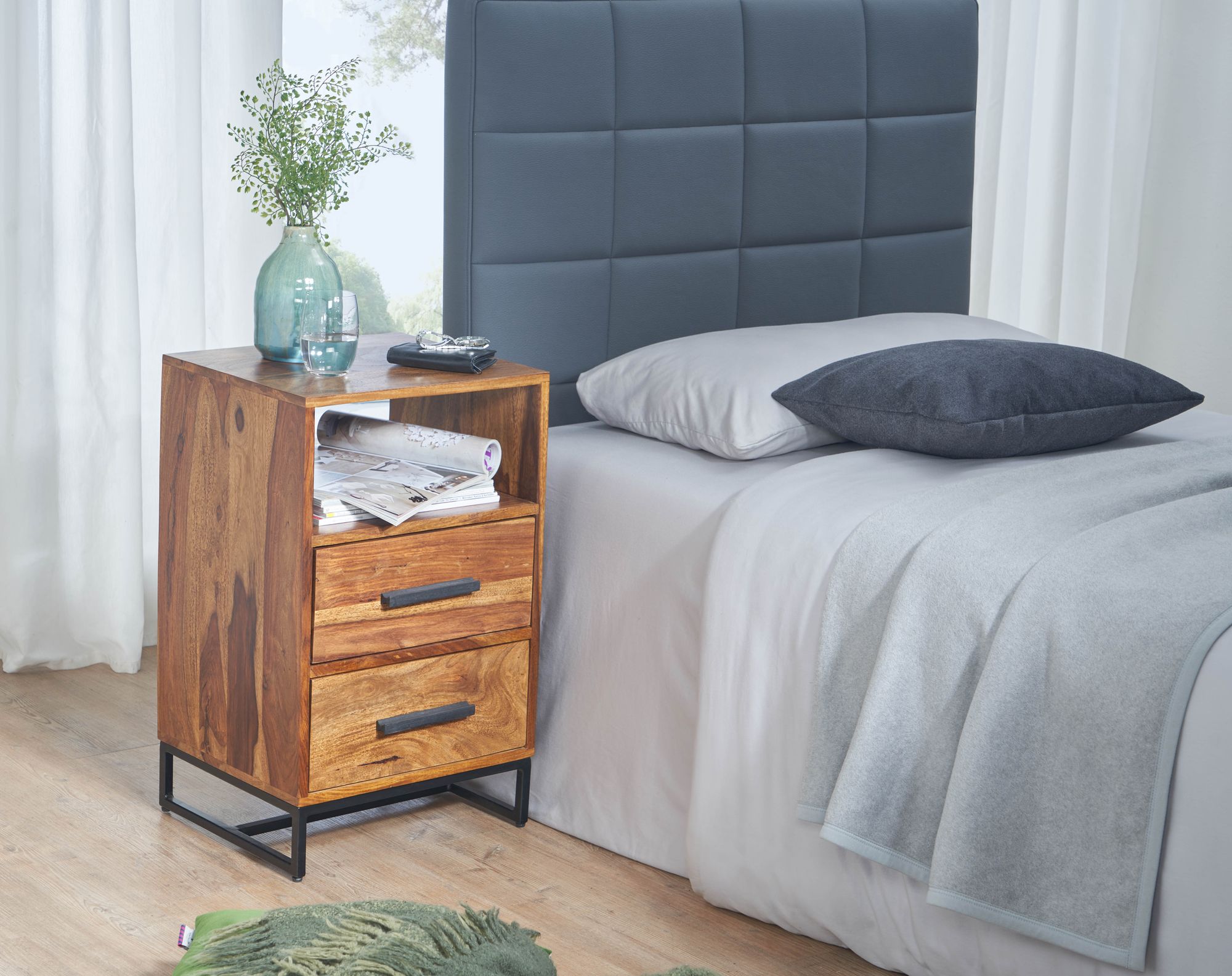 KADIMA DESIGN Moderne Nachtkommode im Industrial-Style, Massivholz- und Metall-Design, für Boxspringbetten
