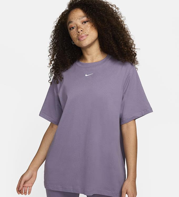 Nike Women Sportswear Essential T-Shirt