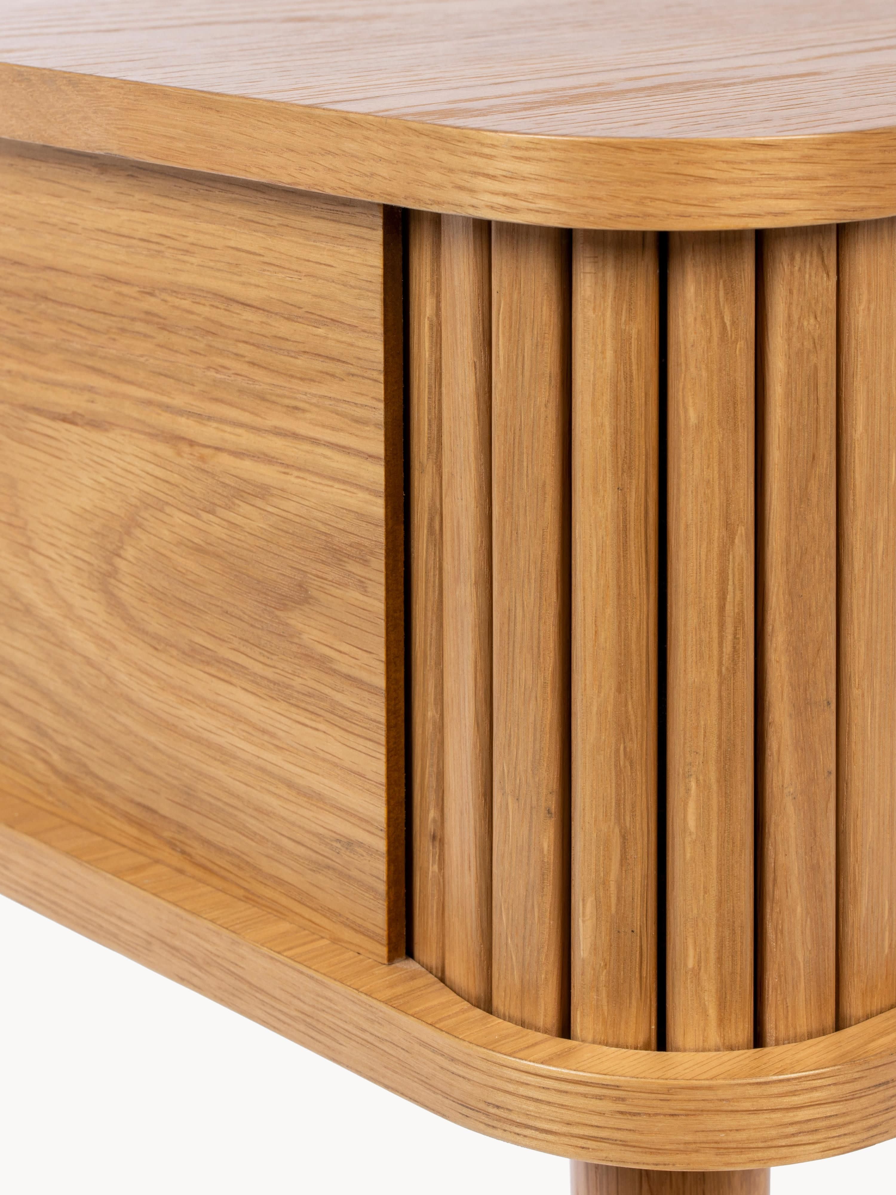 Houten nachtkastje Barbier met roldeur en gecanneleerde voorkant
