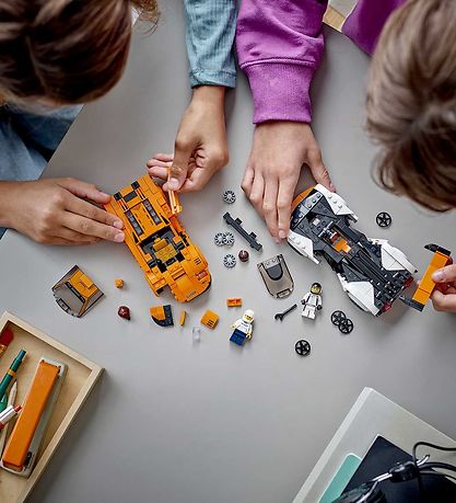 LEGO? Speed Champions - McLaren Solus GT og McLaren F1 LM 76918