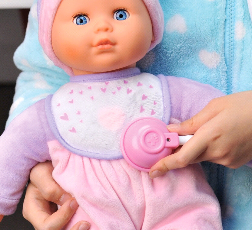 Mother Love - Interaktiv Baby Dukke Med Sut, Tøj Og Stetoskop - 38 CM
