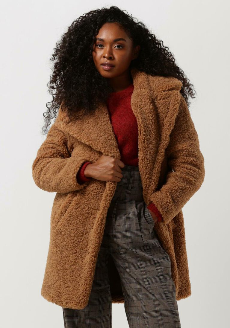 NOTRE-V camel notre-v teddy jas teddy coat short