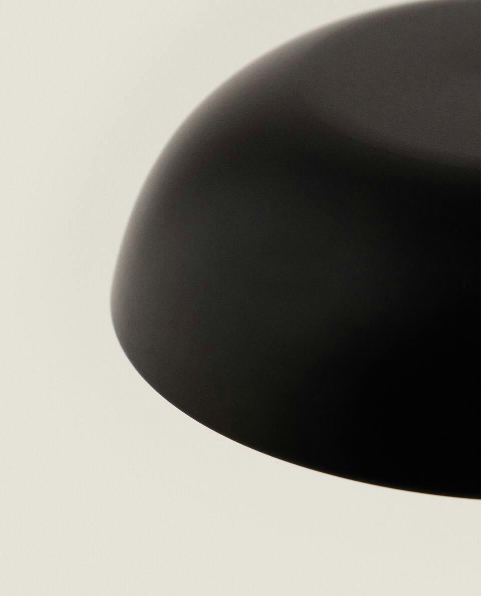 LUMINÁRIA MONOCROMÁTICA COM SENSIBILIDADE AO TOQUE