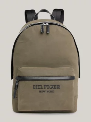 Mochila com o logotipo da Prep Classics