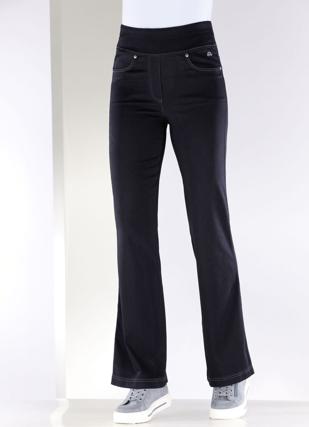 Yoga-Jeans mit ausgestellter Fußweite
