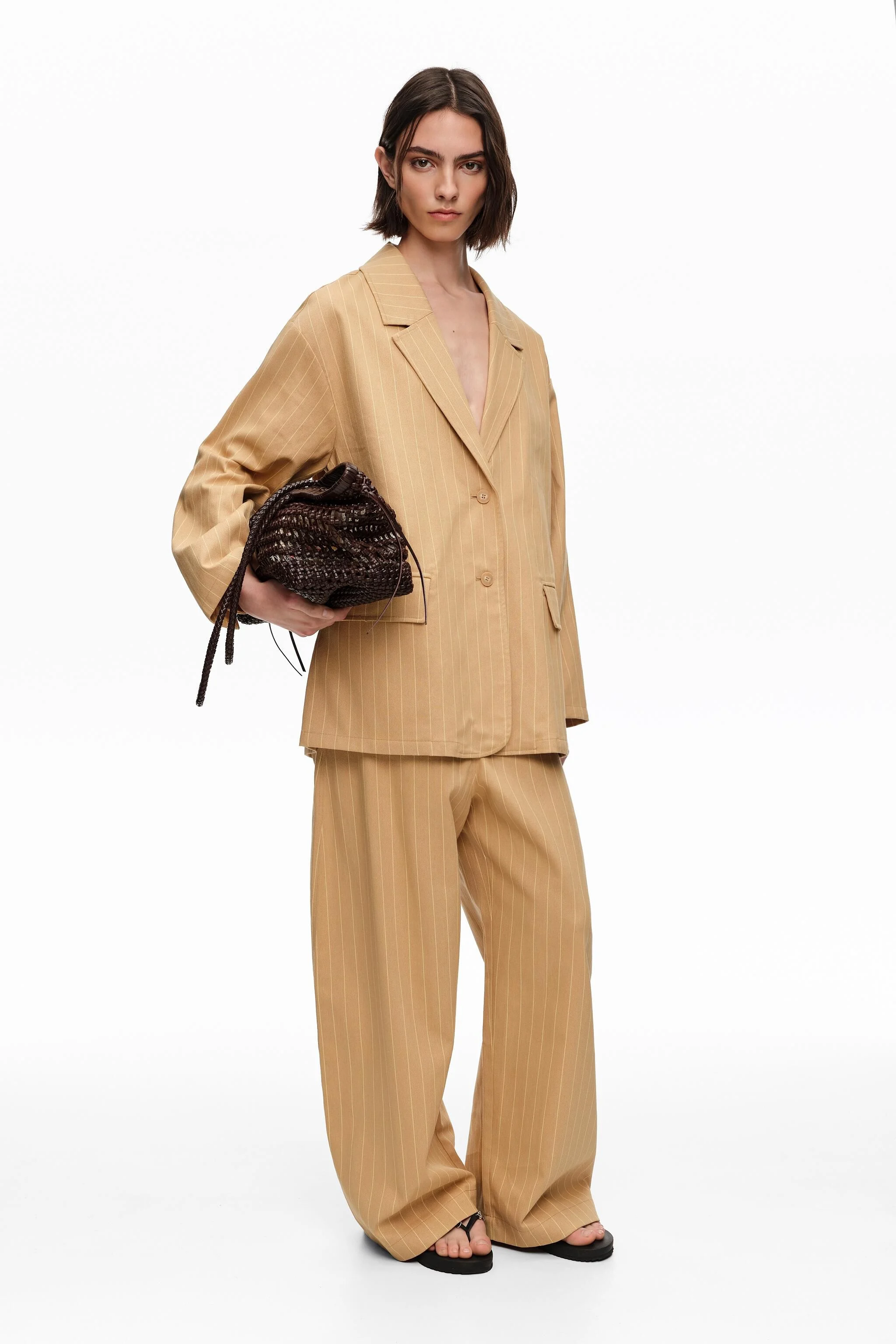 Blazer reto listrado em ocre