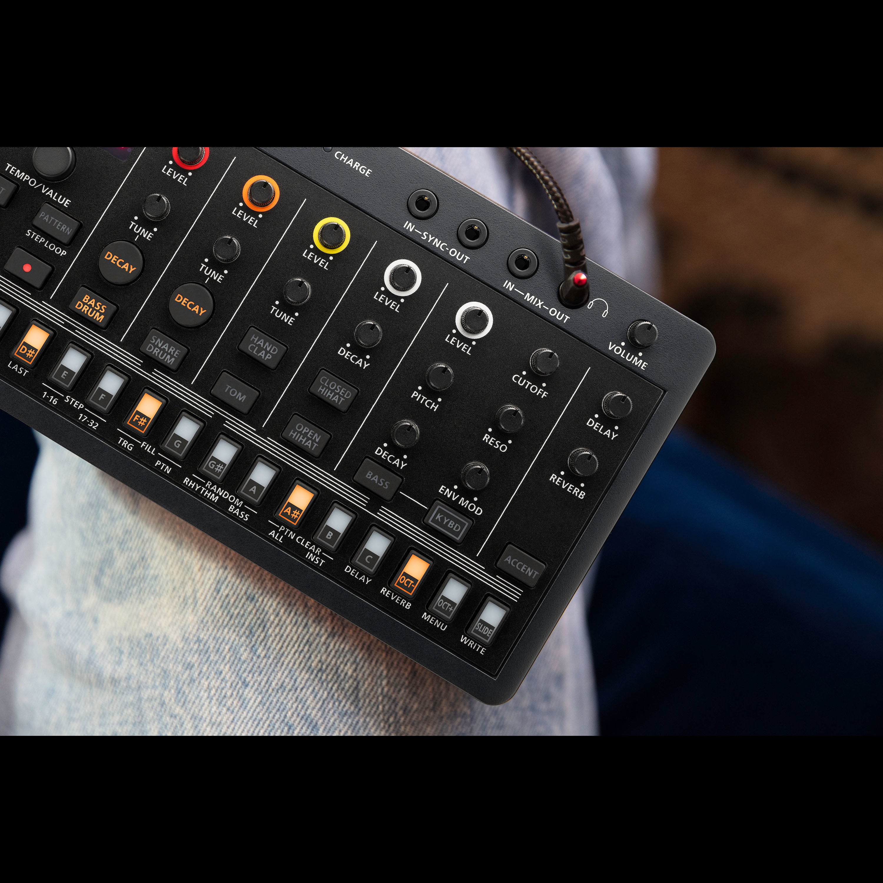 Roland AIRA Compact T-8 Beat Machine