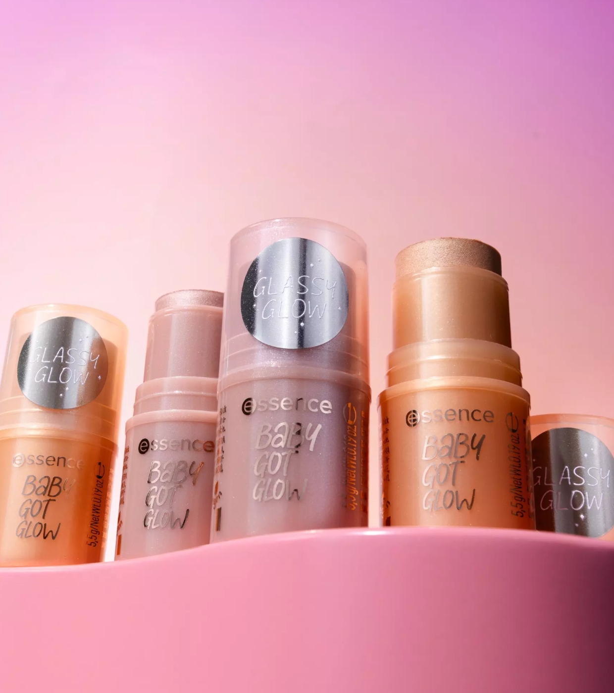 essence - Iluminador em stick Baby got glow - 20: Rosy Glaze