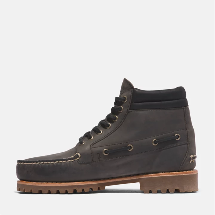 Bota Timberland Authentic Chukka de 7 ilhós para homem, na cor cinza.