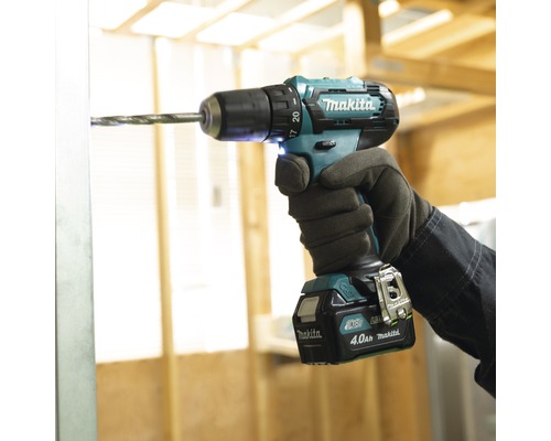 Makita 12V DF333DSAE accuboormachine inclusief 2 accu's (2,0Ah) en lader