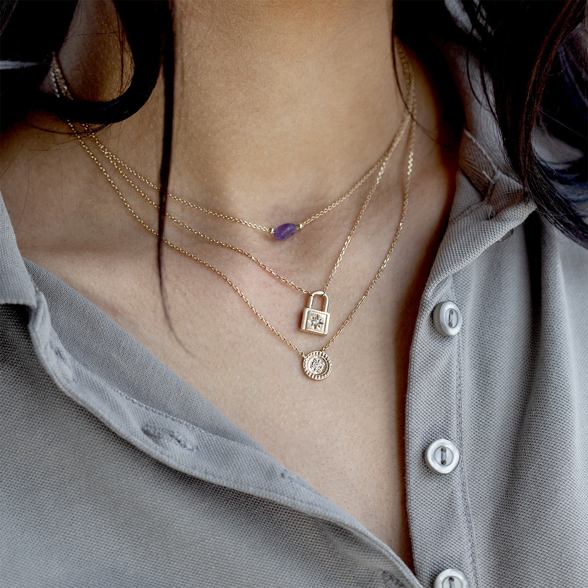 Collier plaqué or jaune médaillon perlé zirconias 45 cm
