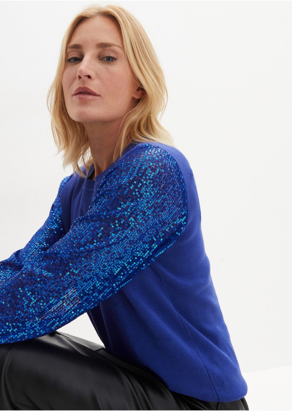 Pull avec manches pailletées