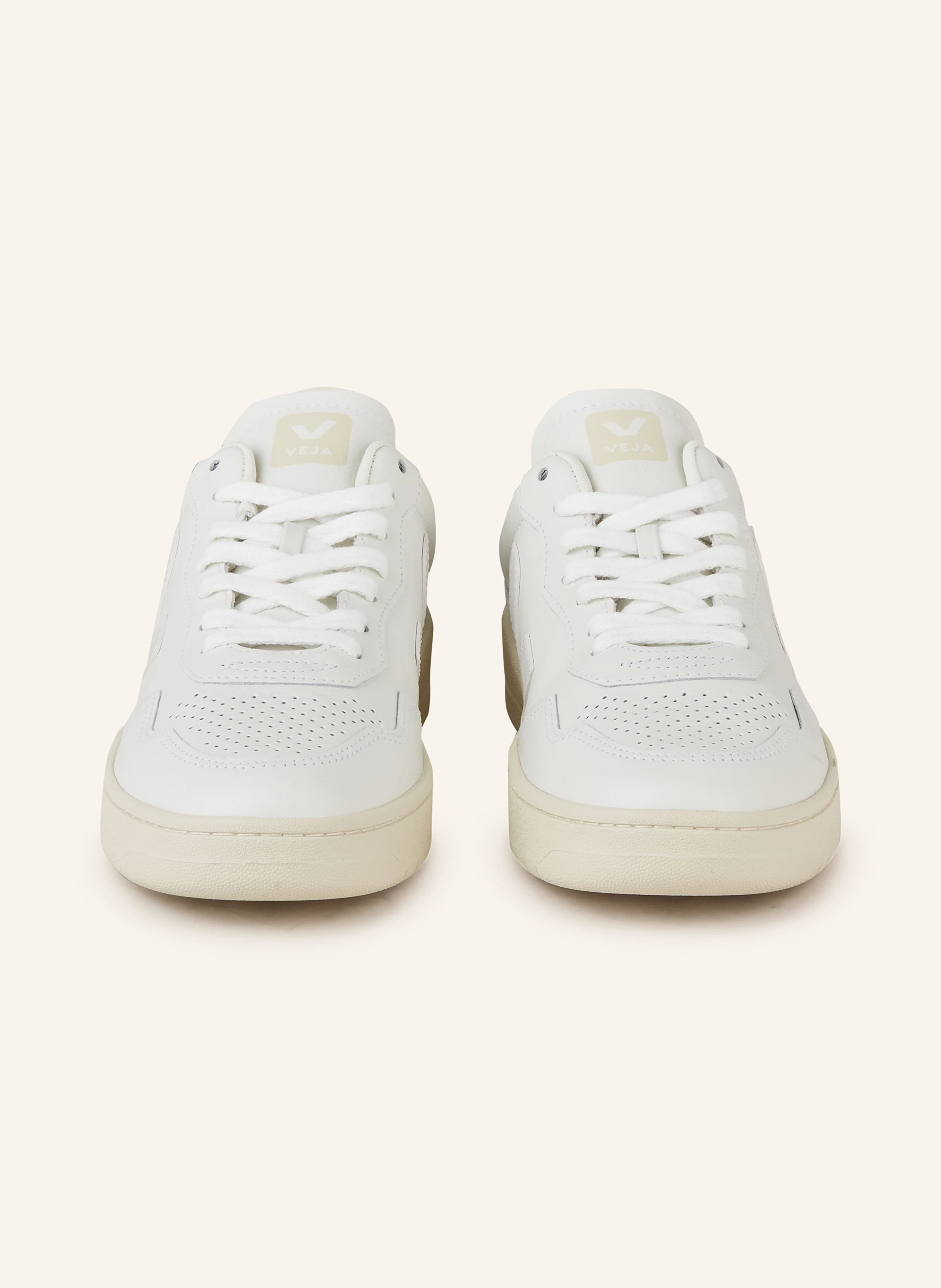 VEJA Sneaker V-90