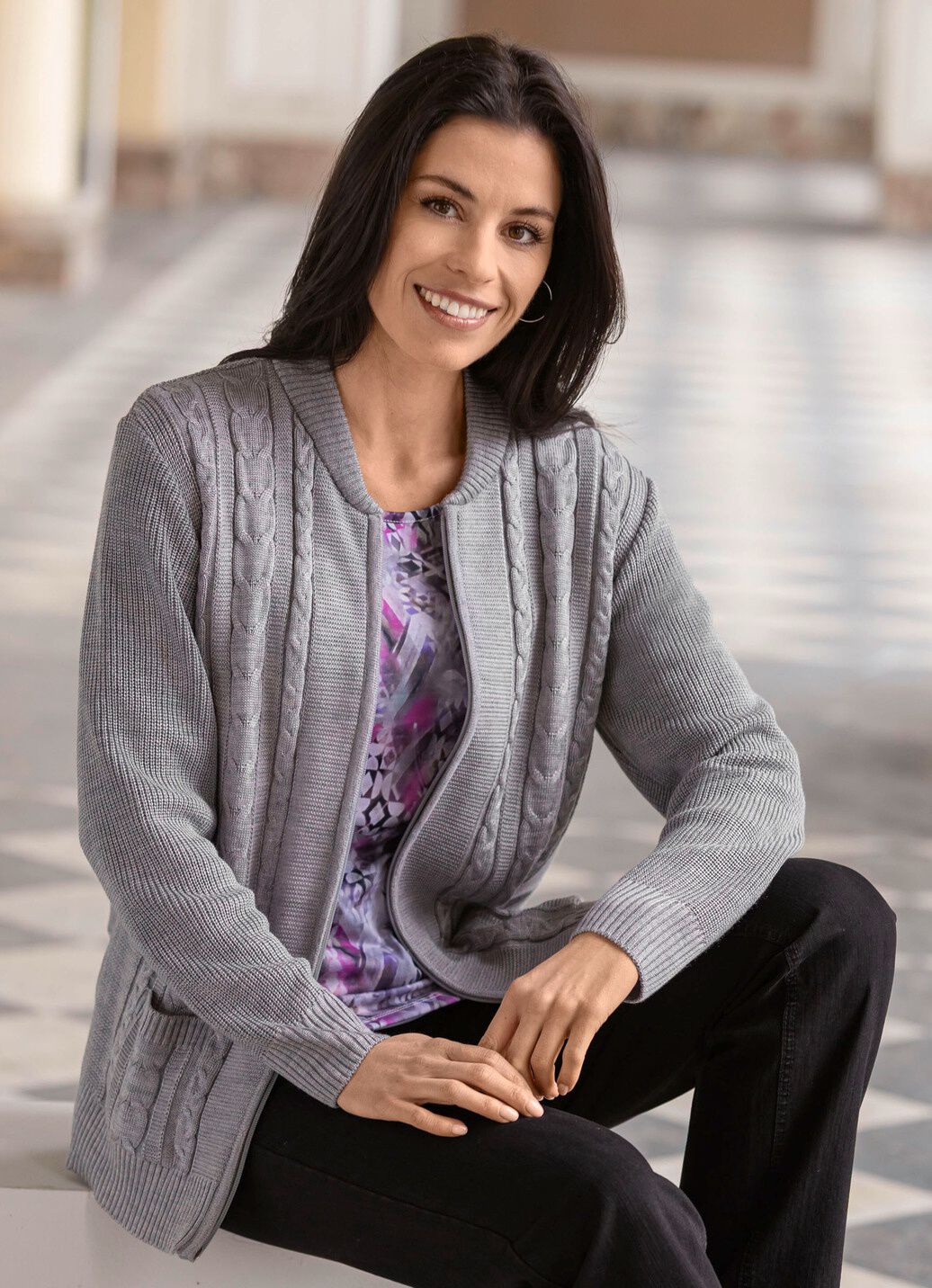 Strickjacke mit dekorativem Strukturmix