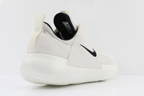 Nike Sneaker