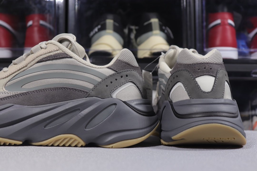 Adidas Yeezy Boost 700 Tephra