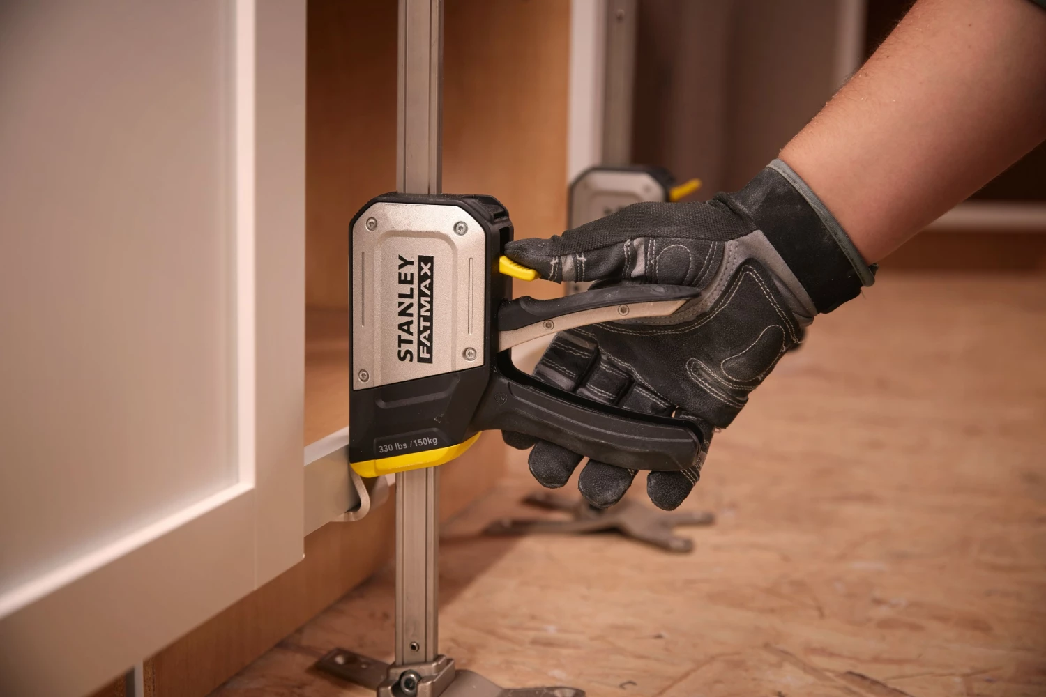 Stanley FMHT83552-1 FATMAX TradeLift Montagehulp - tot 150kg hefvermogen - 7-220mm - 2 stuks