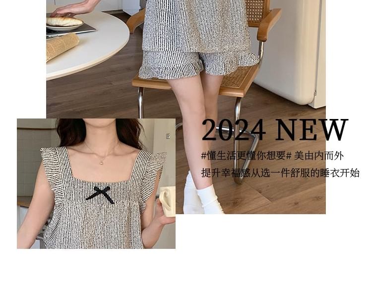 Sweetzer - Gestreepte pyjamatop met kapmouwen, vierkante hals en strik / Loungeshorts / Midi-slaapjurk / Set