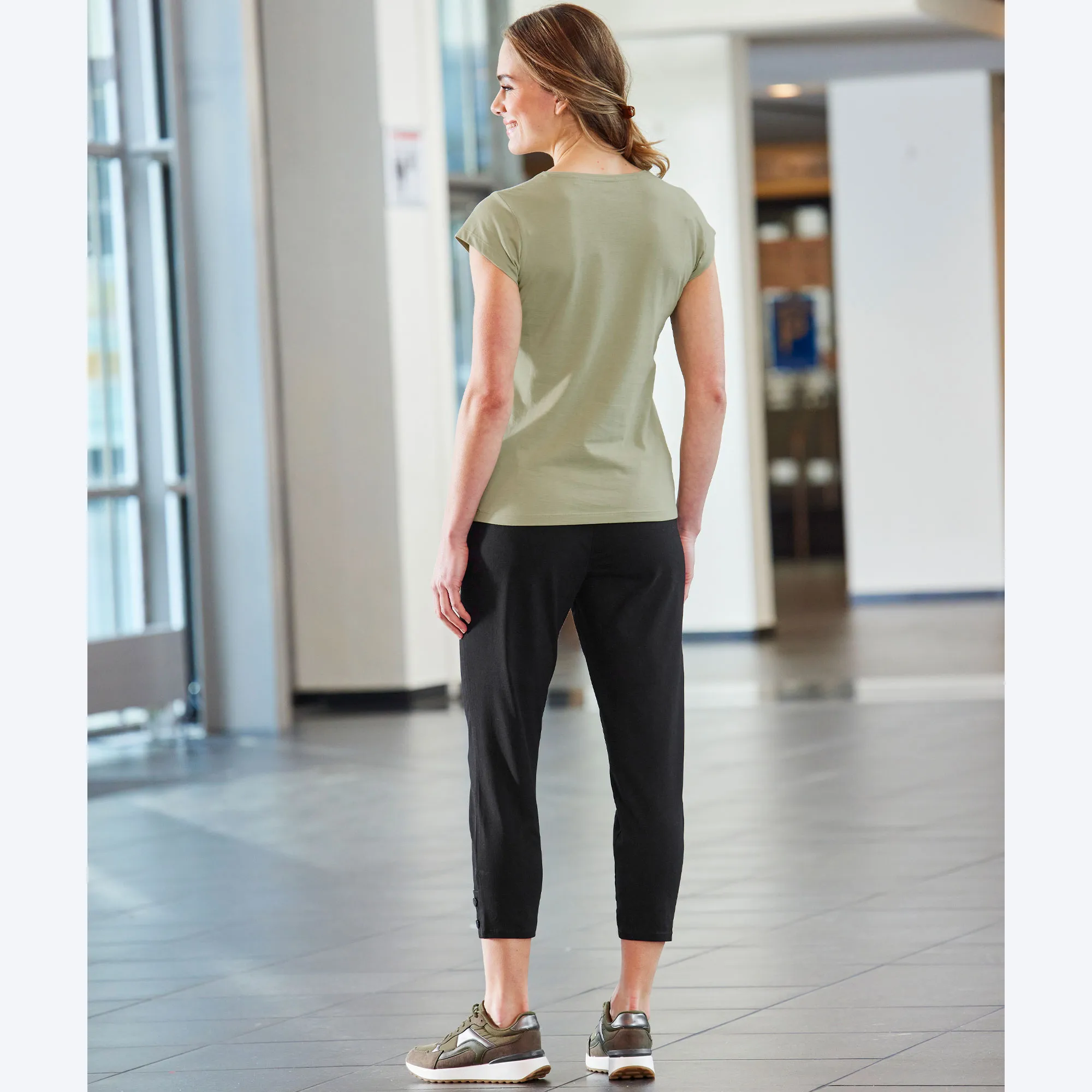 Damen-Caprihose mit Bindegürtel