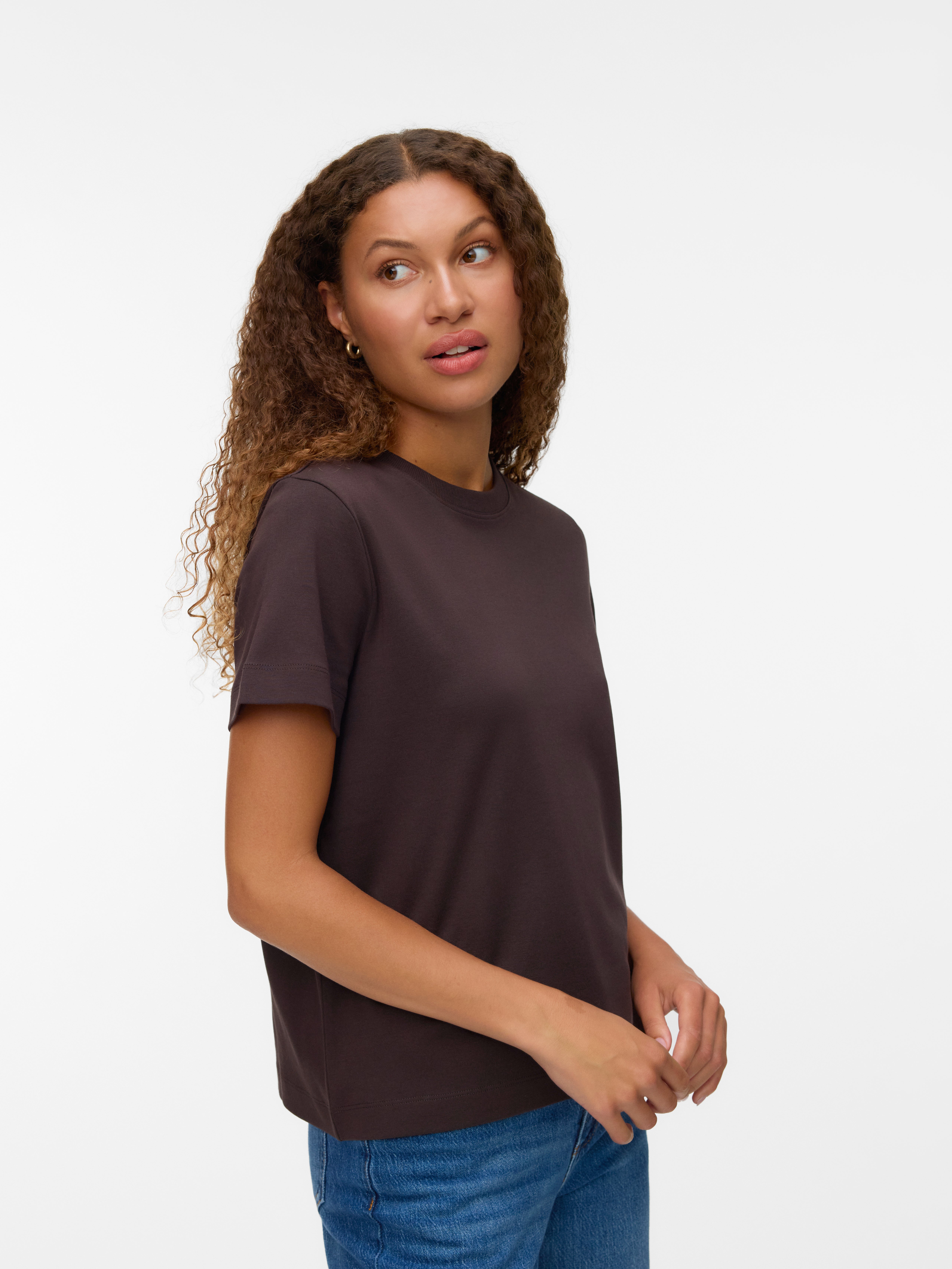AWNAIMA T-shirts