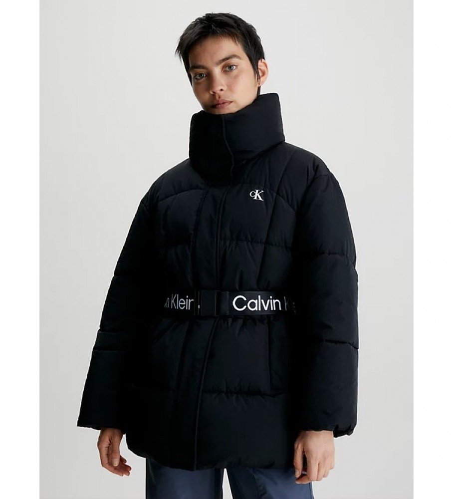 Casaco de penas Calvin Klein Jeans de corte folgado com cinto, preto.