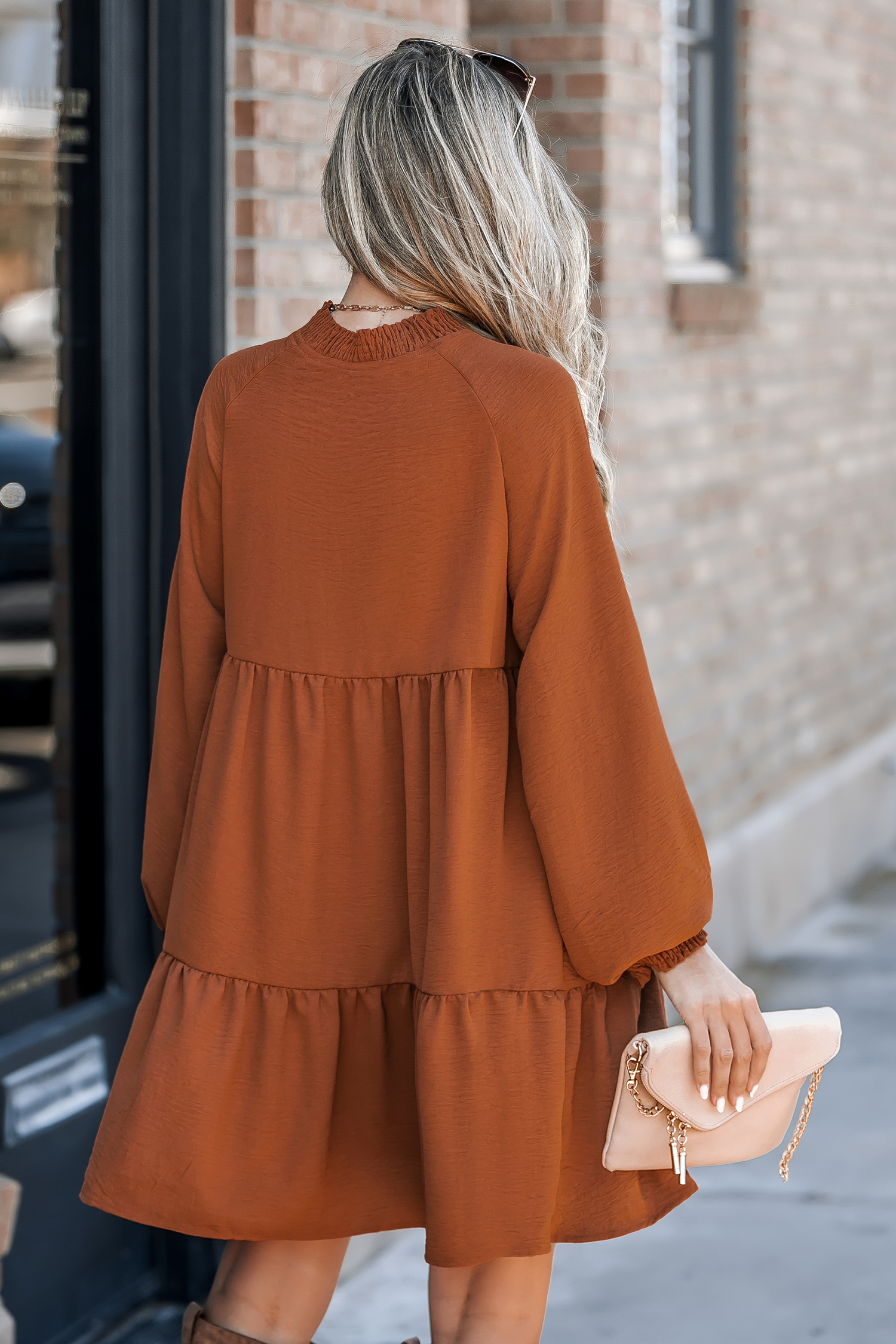 Robe mini à volants et col noué